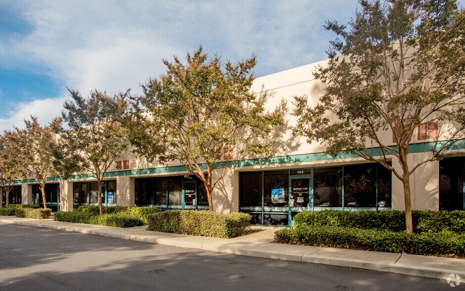 23 Las Colinas Ln, San Jose, CA à louer - Photo du bâtiment - Image 3 de 7