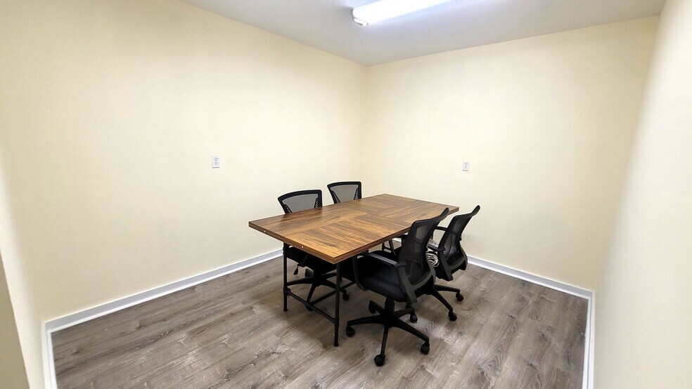 1010 E North St, Greenville, SC à louer - Photo du bâtiment - Image 2 de 13