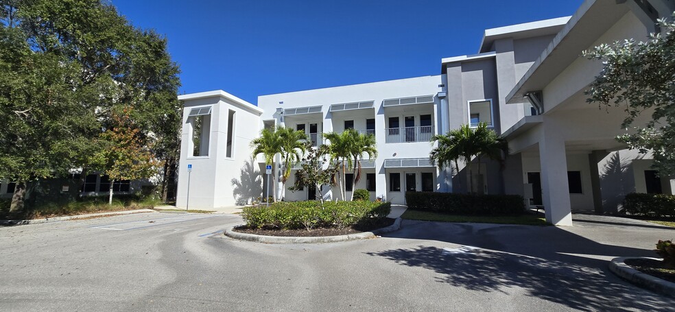 8340 Sierra Meadows Blvd, Naples, FL for lease - Building Photo - Image 3 of 20