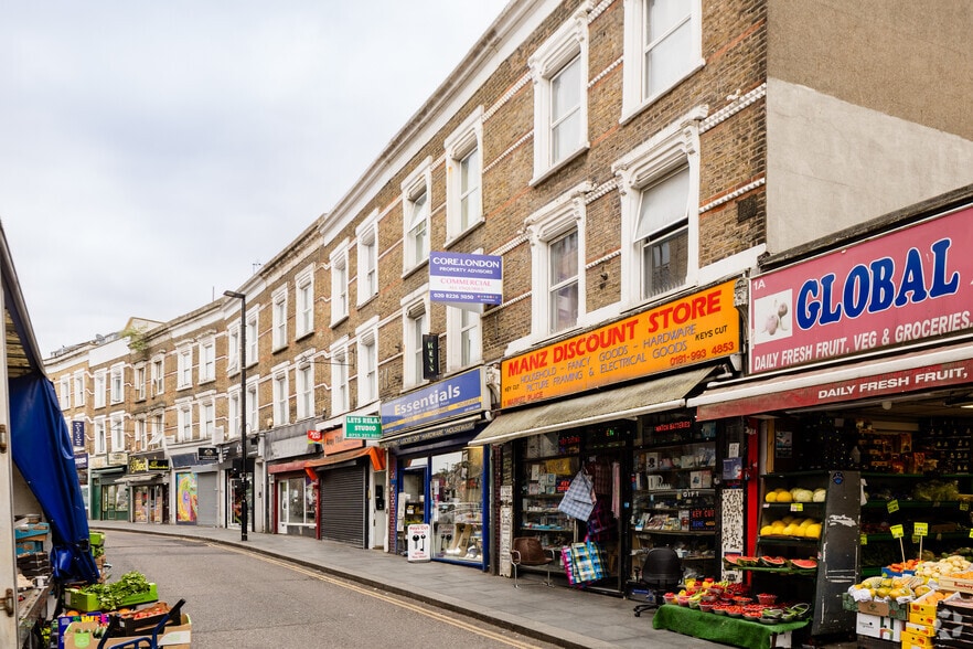 2 Market Pl, London for sale - Primary Photo - Image 1 of 2