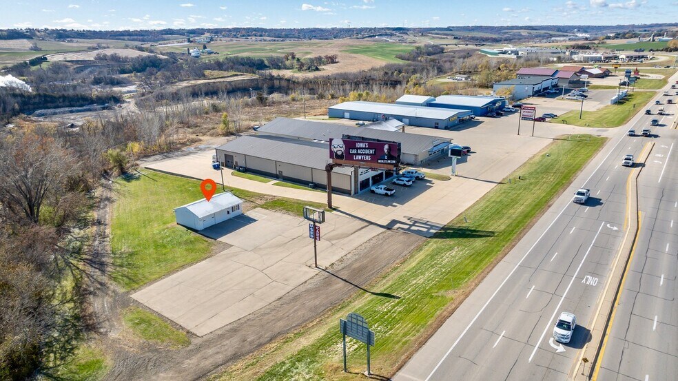4400 Dodge St, Dubuque, IA à vendre - Photo du bâtiment - Image 3 de 6
