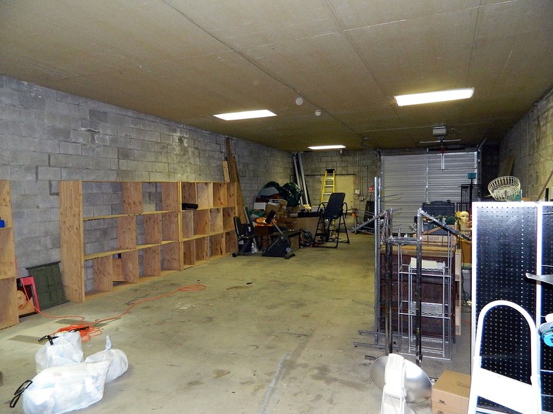 162 E Main St, Klamath Falls, OR for sale - Interior Photo - Image 2 of 19