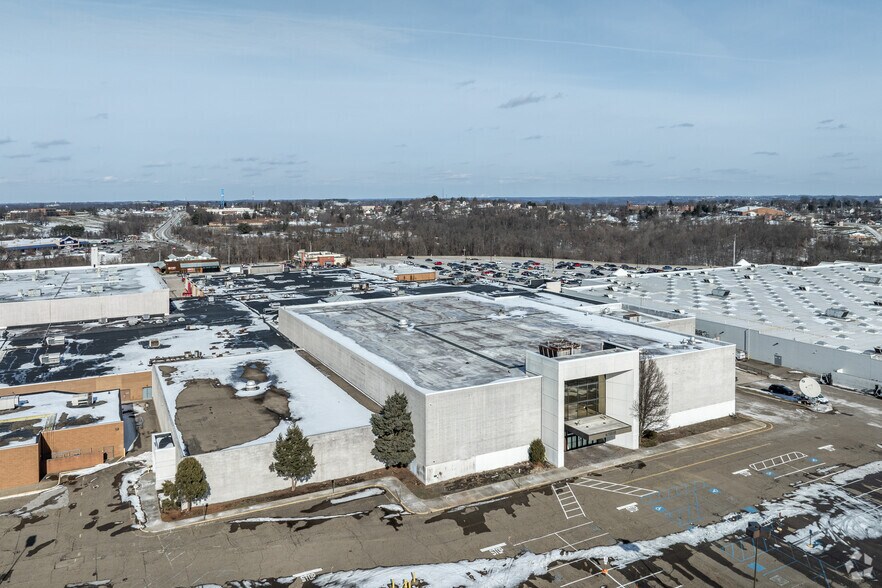 100 Mall Dr, Steubenville, OH à louer - Photo du bâtiment - Image 3 de 28