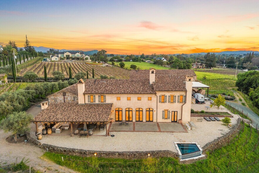 1096 Hardman Ave, Napa, CA à vendre - Photo du bâtiment - Image 2 de 63
