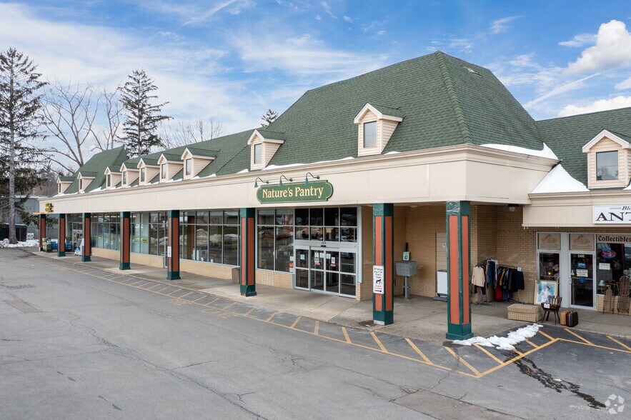 426-436 Blooming Grove Tpke, New Windsor Township, NY à louer - Photo du bâtiment - Image 2 de 2