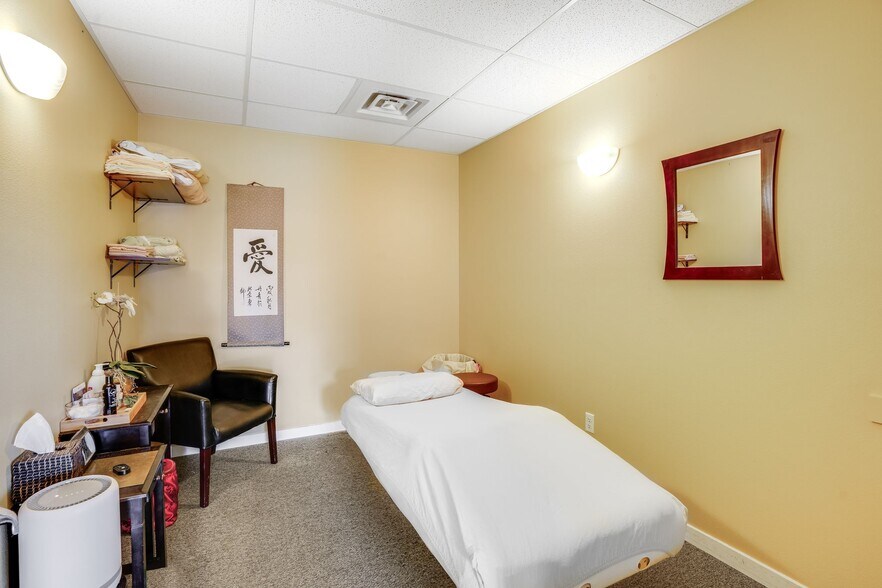 1712 12th, The Dalles, OR à vendre - Photo du bâtiment - Image 3 de 22