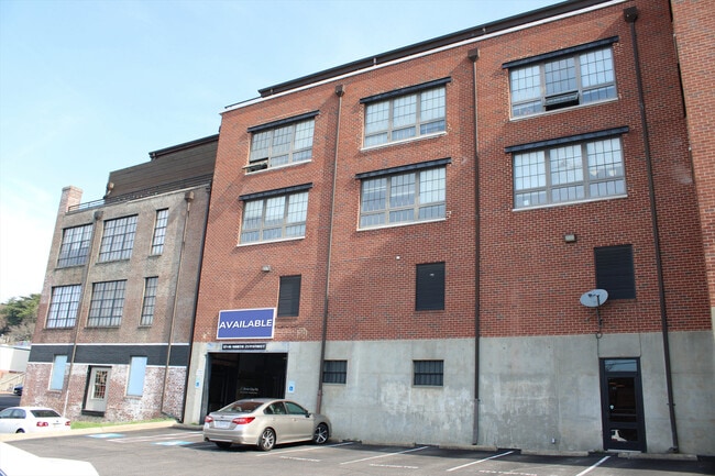 More details for 2411 E Franklin St, Richmond, VA - Retail for Lease