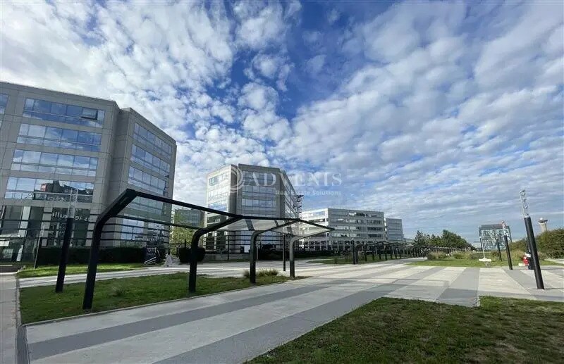 4 Place De Londres, Tremblay-en-France à louer - Photo du bâtiment - Image 2 de 11