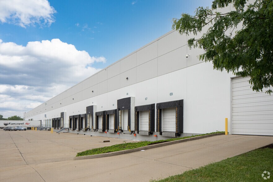 1107-1133 Aviation Blvd, Hebron, KY for lease - Building Photo - Image 3 of 5
