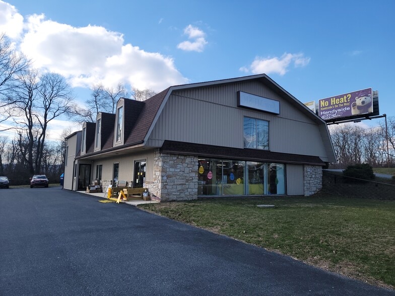 550 N Mountain Rd, Harrisburg, PA for lease - Building Photo - Image 2 of 17