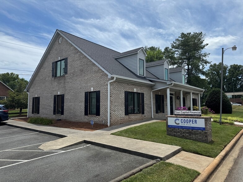 1485 Rymco Dr, Winston-Salem, NC à louer - Photo du bâtiment - Image 1 de 3