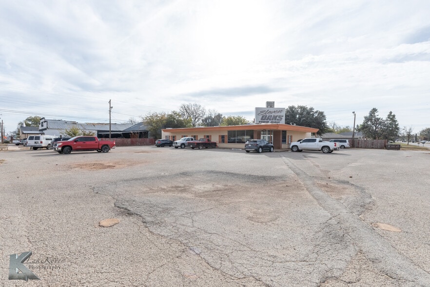 1109 Oak St, Abilene, TX for sale - Building Photo - Image 1 of 23