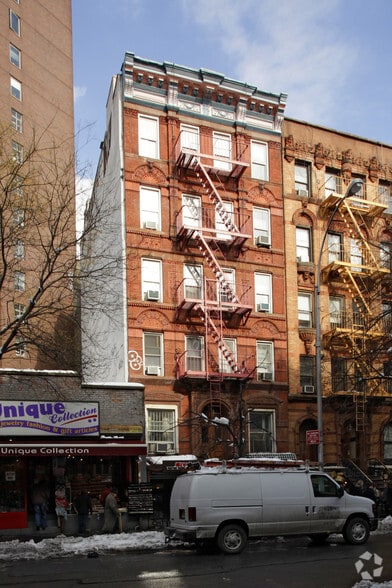 5 St. Marks Pl, New York, NY for lease - Primary Photo - Image 1 of 7