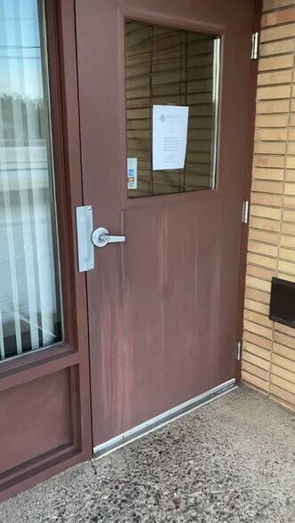 415 N Front St, Spooner, WI à louer - Vidéo sur l’inscription commerciale - Image 2 de 9