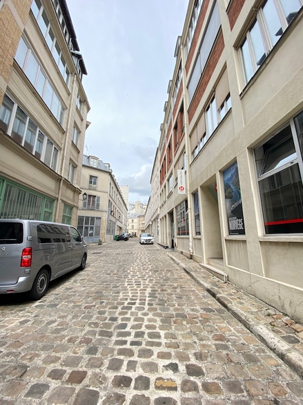 2 Rue de la Roquette, Paris à louer - Photo du bâtiment - Image 1 de 8