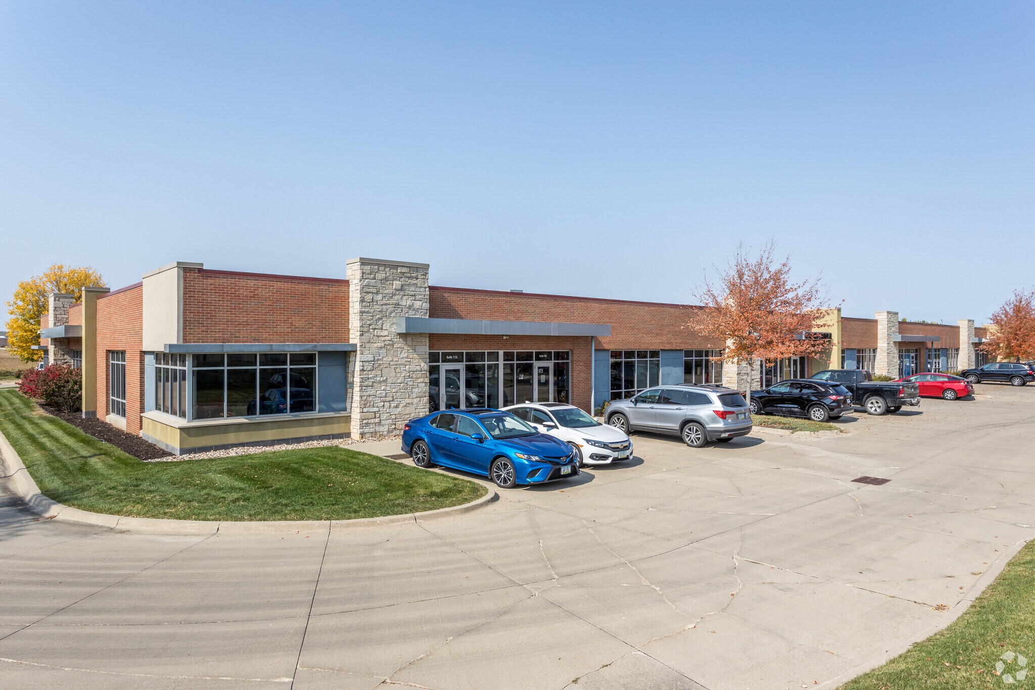 6150 Village View Dr, West Des Moines, IA à vendre Photo principale- Image 1 de 14