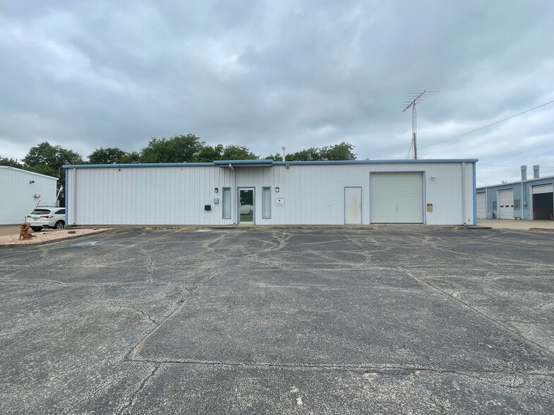 430 Towne Oaks Dr, Waco, TX for sale - Building Photo - Image 1 of 11