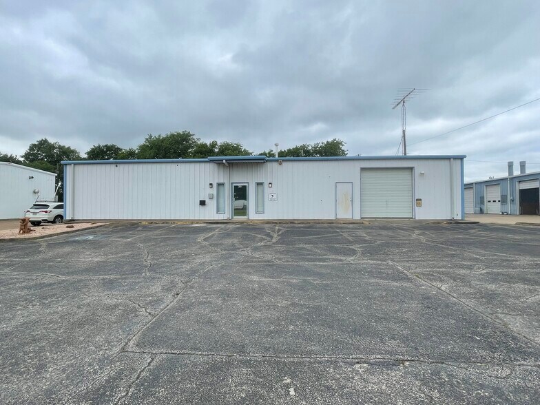 430 Towne Oaks Dr, Waco, TX à vendre - Photo du bâtiment - Image 1 de 11