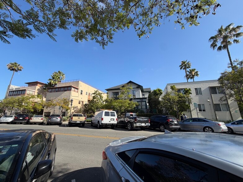 Cortez Hill Development Site portfolio of 3 properties for sale on LoopNet.ca - Building Photo - Image 3 of 6