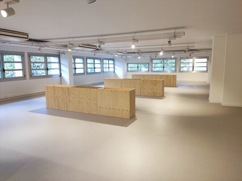 Office in Esplugues de Llobregat, Barcelona for lease - Interior Photo - Image 1 of 1