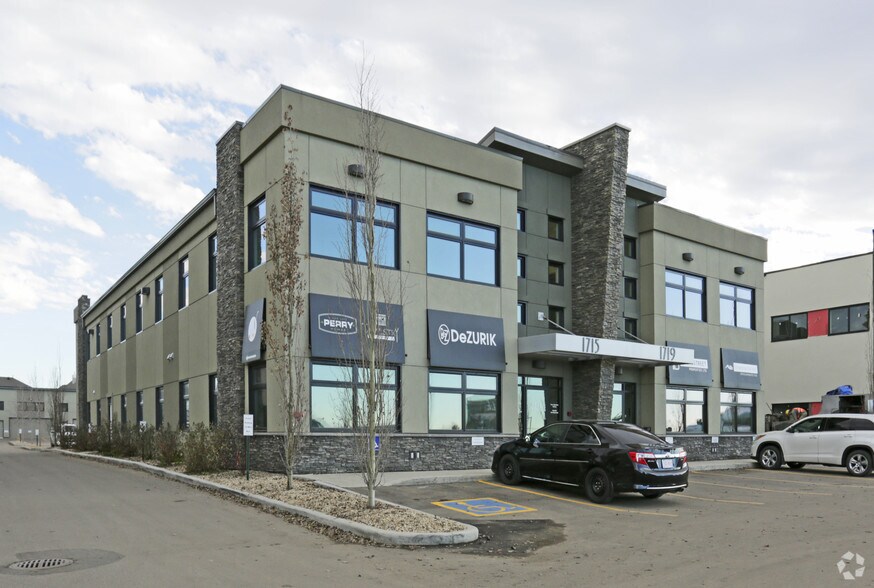 1715-1719 91st St, Edmonton, AB for sale - Primary Photo - Image 1 of 1