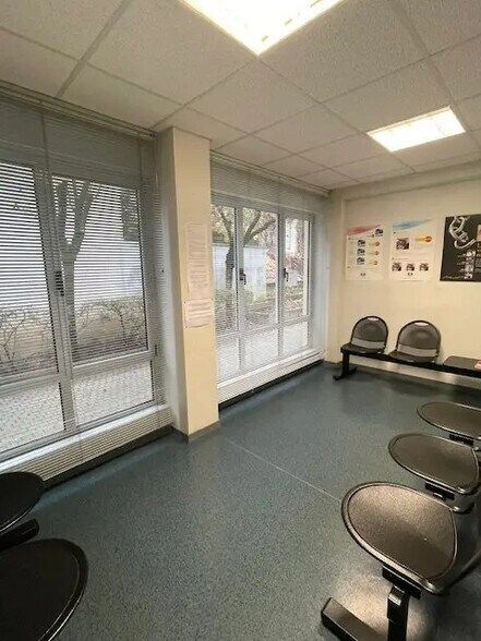 Retail in Besançon for sale - Interior Photo - Image 3 of 5