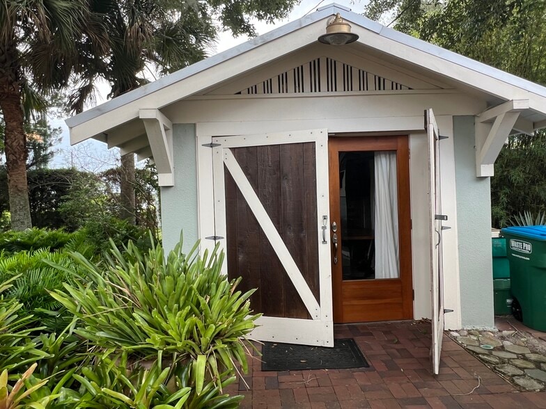 The Barn & The Bungalow portfolio of 2 properties for sale on LoopNet.ca - Building Photo - Image 3 of 6