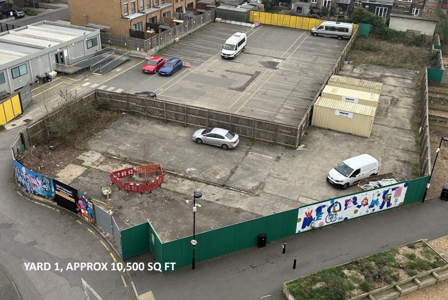 Cocks Crescent, New Malden for lease - Building Photo - Image 1 of 1