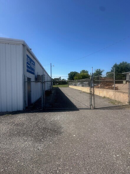 1700 Baker Rd, Sherman, TX à louer - Photo du bâtiment - Image 3 de 9