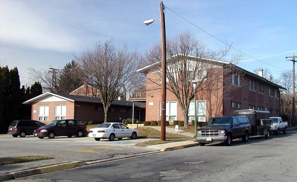 4000 W Northern Pky, Baltimore, MD for lease - Building Photo - Image 3 of 11