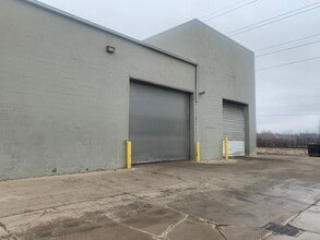 35320 Beattie Dr, Sterling Heights, MI for lease Building Photo- Image 2 of 4