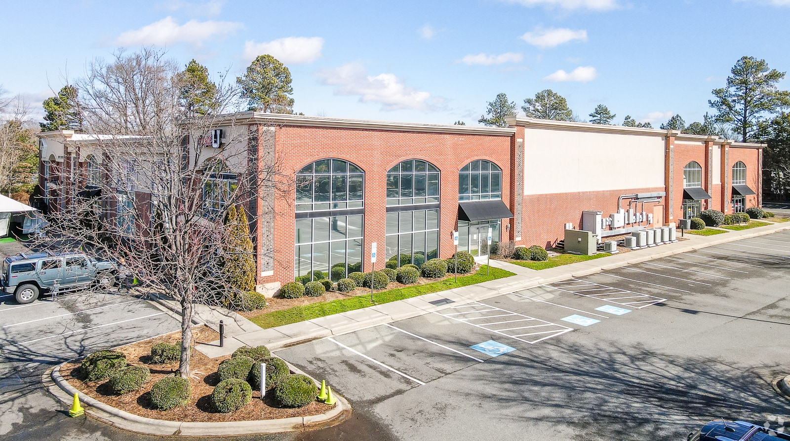 10624 Metromont Pky, Charlotte, NC for sale Primary Photo- Image 1 of 53