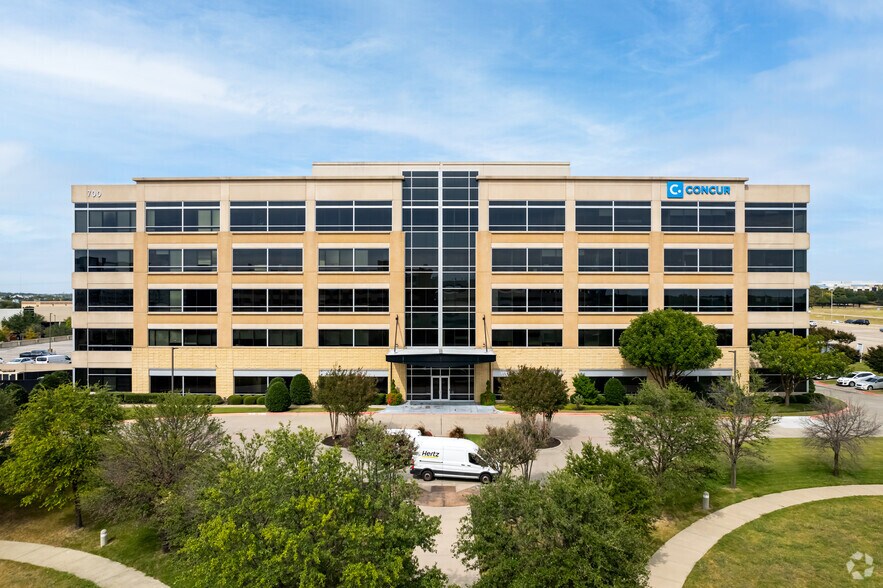 700 Central Expy S, Allen, TX à louer - Photo du bâtiment - Image 3 de 7