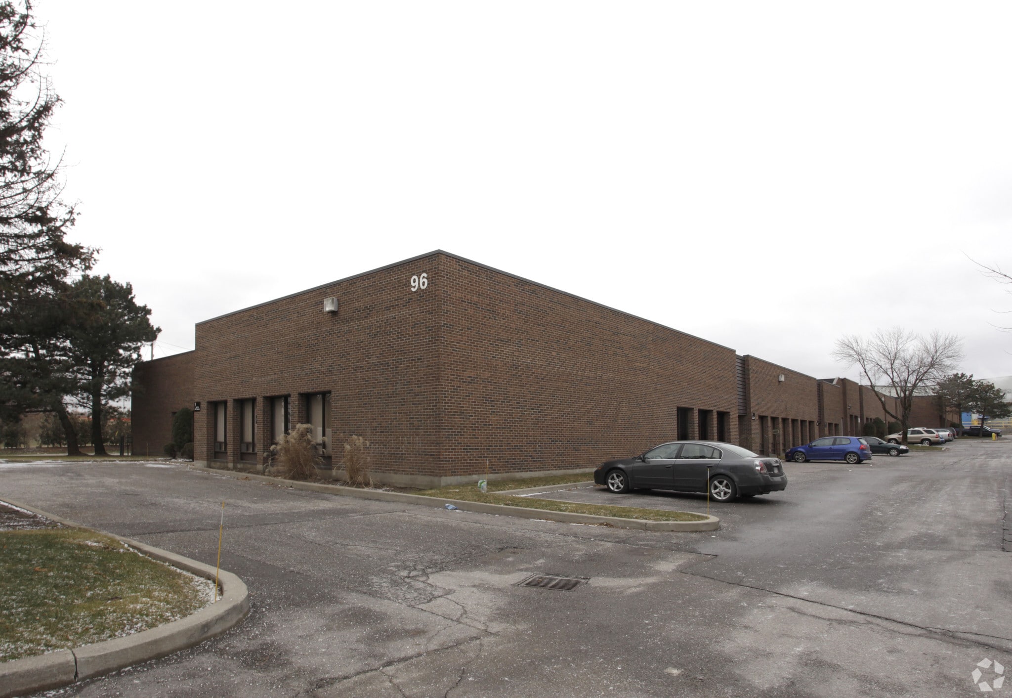 96 Bowes Rd, Concord, ON for sale Primary Photo- Image 1 of 1