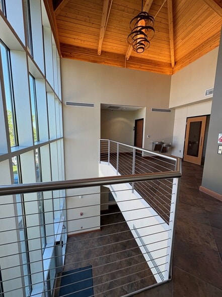 1301 S 75th St, Omaha, NE for sale - Interior Photo - Image 3 of 5