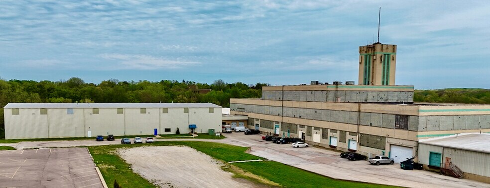 901 N Batavia Ave, Batavia, IL à vendre - Photo du bâtiment - Image 2 de 34