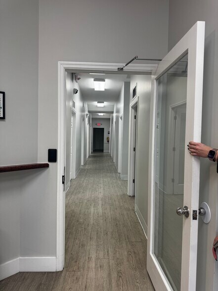 8500 SW 8th St, Miami, FL à louer - Photo du bâtiment - Image 2 de 20