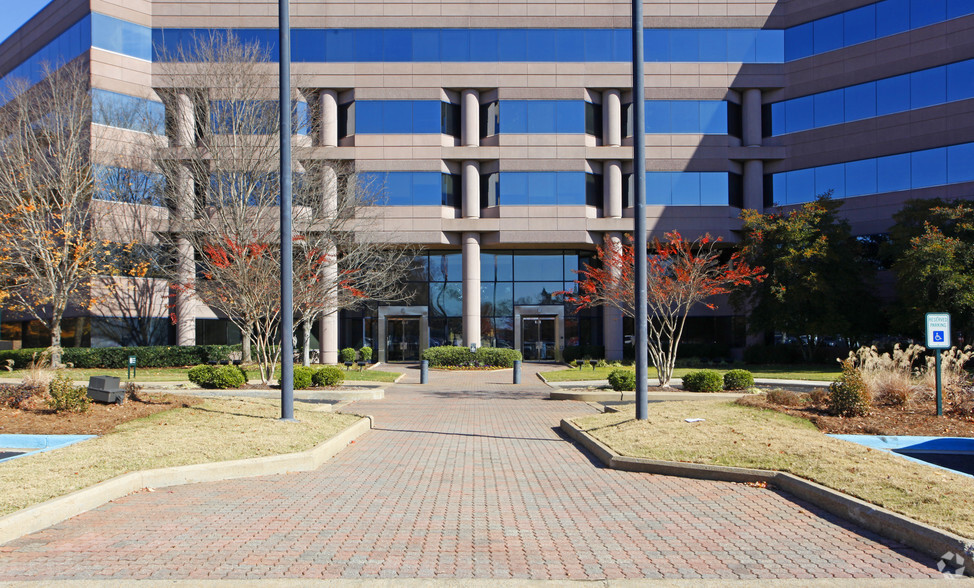 1525 Perimeter Pky NW, Huntsville, AL for lease - Building Photo - Image 3 of 6