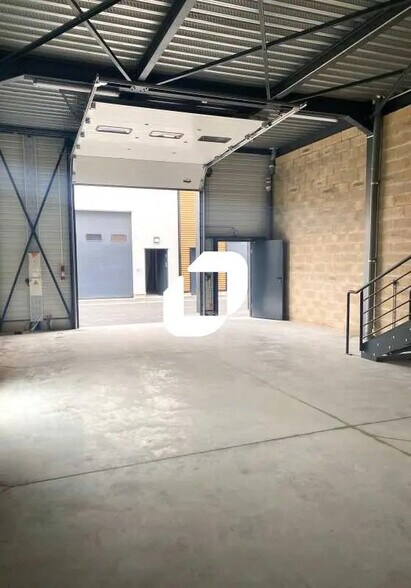 Flex dans Bagnolet à louer - Photo du bâtiment - Image 3 de 11