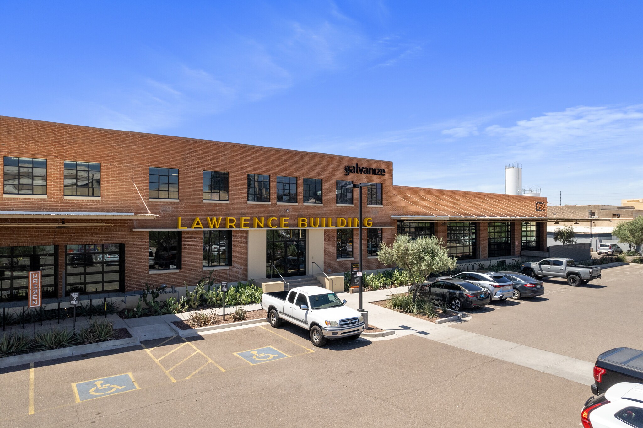 515 E Grant St, Phoenix, AZ à louer Photo du bâtiment- Image 1 de 18