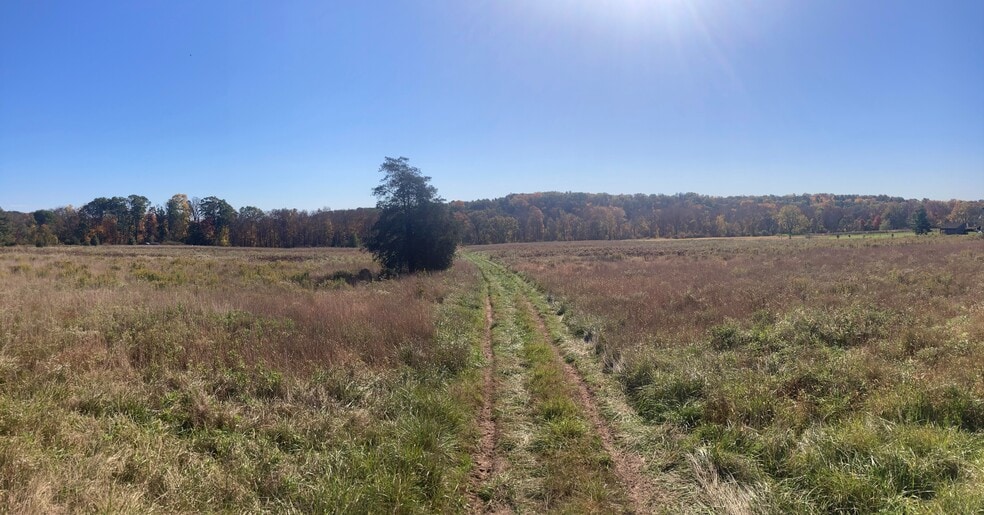 3637 Bedminster Rd, Ottsville, PA for sale - Building Photo - Image 2 of 3