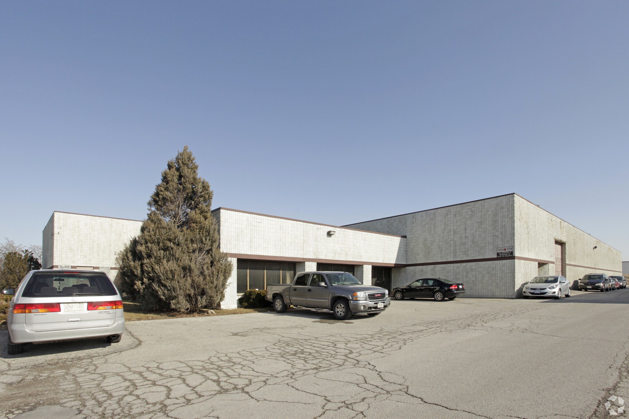 321 Humberline Dr, Toronto, ON for sale Primary Photo- Image 1 of 1