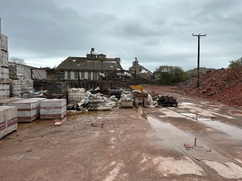 Yard Rear Of, Shepton Mallet à louer - Photo du bâtiment - Image 2 de 9