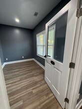 301-304 Macy Dr, Roswell, GA for lease Interior Photo- Image 1 of 2