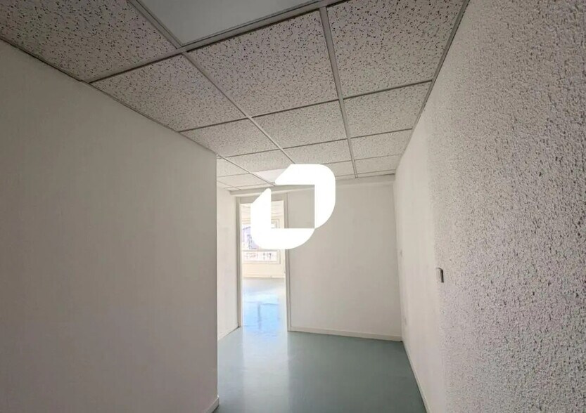 Office in Seyssins for lease - Building Photo - Image 2 of 6