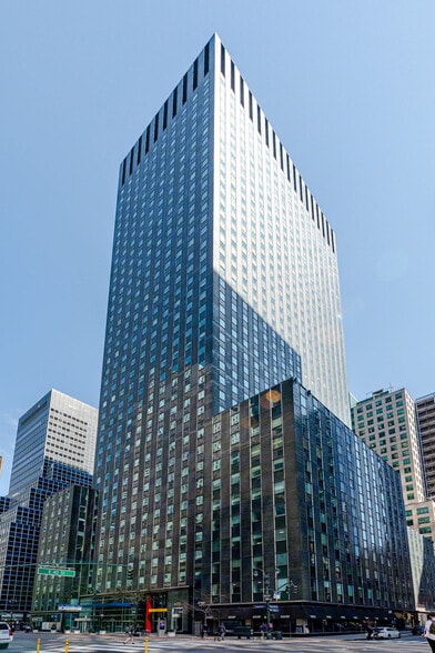 633 Third Ave, New York, NY à louer - Photo du bâtiment - Image 2 de 2