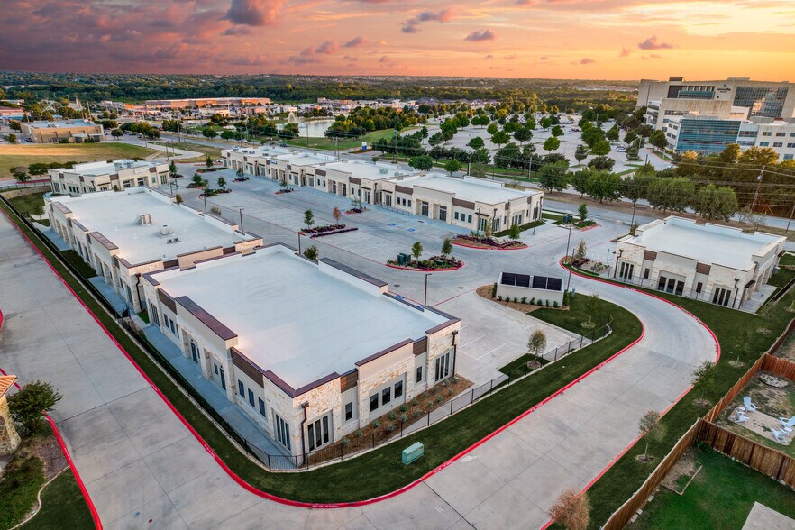 2160 N Lake Forest Dr, McKinney, TX à vendre - Photo du bâtiment - Image 2 de 6