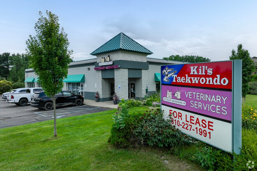 6936 Grand River Rd, Brighton, MI à louer - Photo du bâtiment - Image 3 de 5