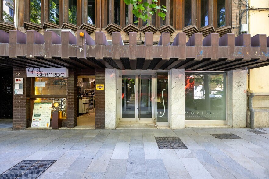 Calle Gran Vía de Colón, 42, Granada, Granada for lease - Building Photo - Image 2 of 28