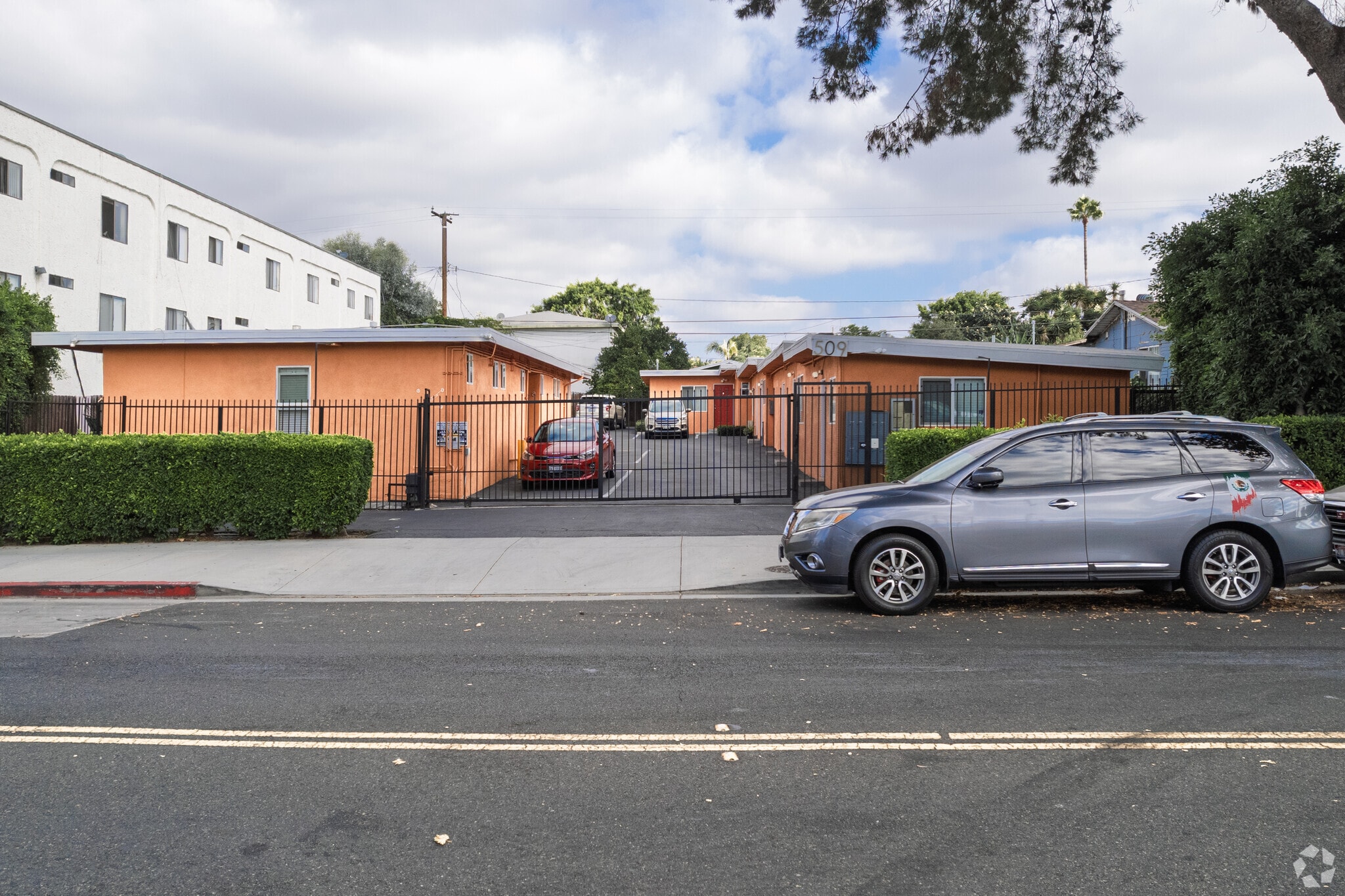 509 Hyde Park Pl, Inglewood, CA for sale Primary Photo- Image 1 of 20
